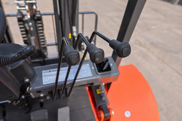 Autoelevador ME38-45T Dual - 10582138.1N